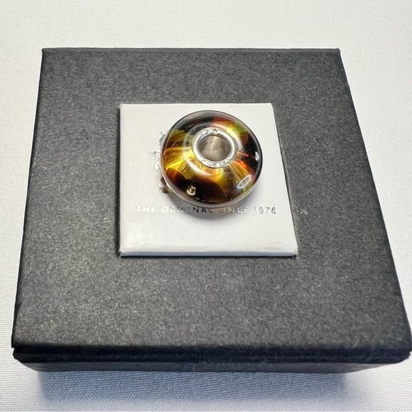 Trollbeads Translucent Flower Bead - Picture 2 of 3